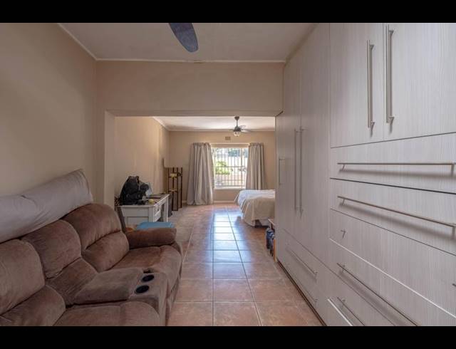 4 BEDROOM HOUSE FOR SALE IN WYCHWOOD